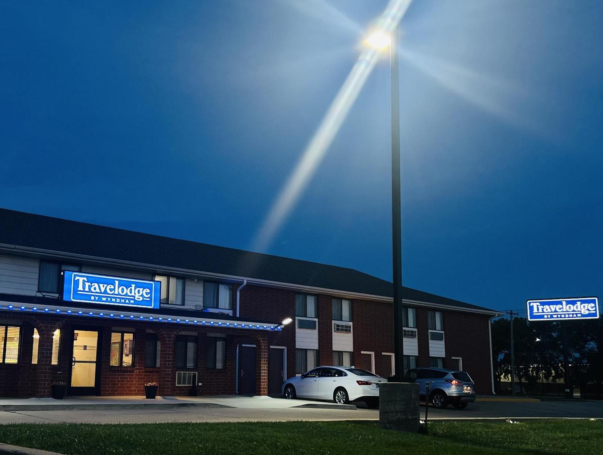 Travelodge By Wyndham Lincoln South Exterior photo